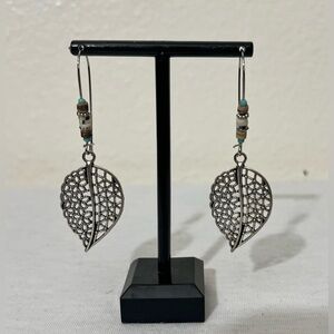 NWOT Intricate Silver Leaf Filigree Beaded Earrings